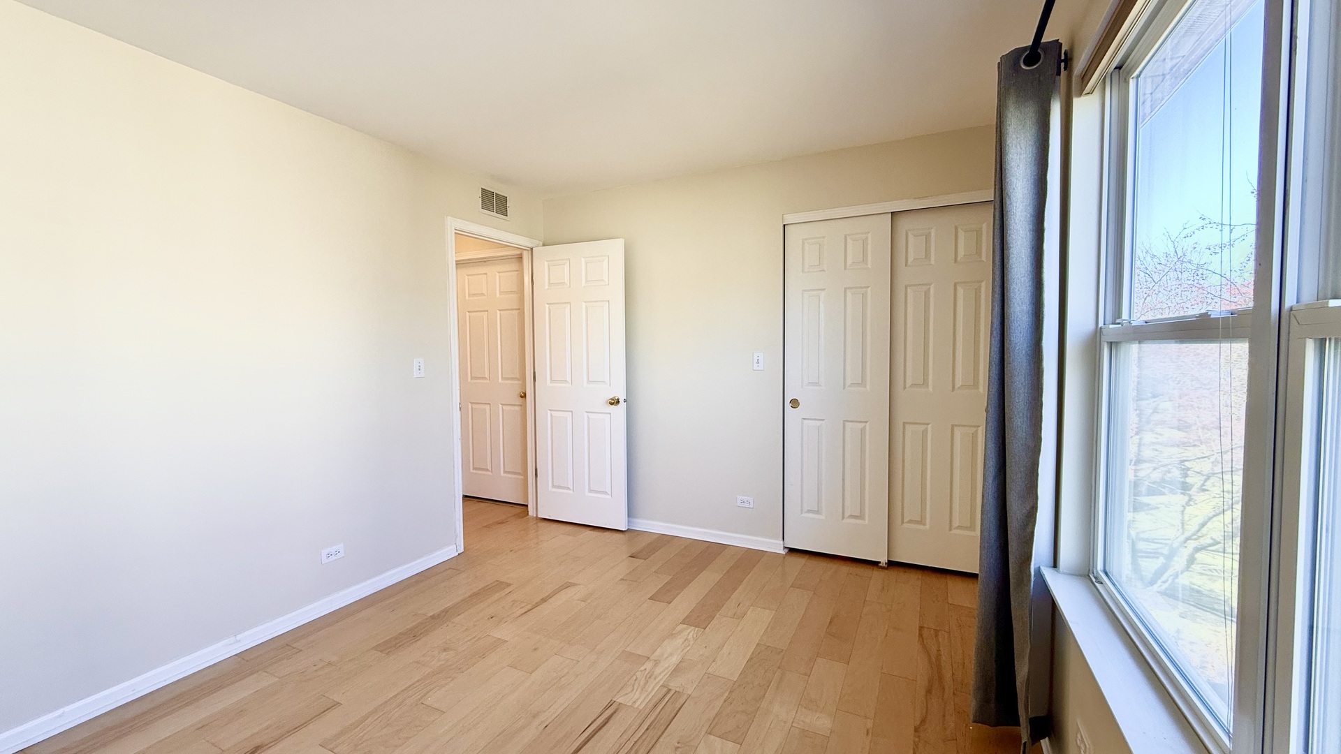 1560 E Baronet Lane, Palatine, IL 60074