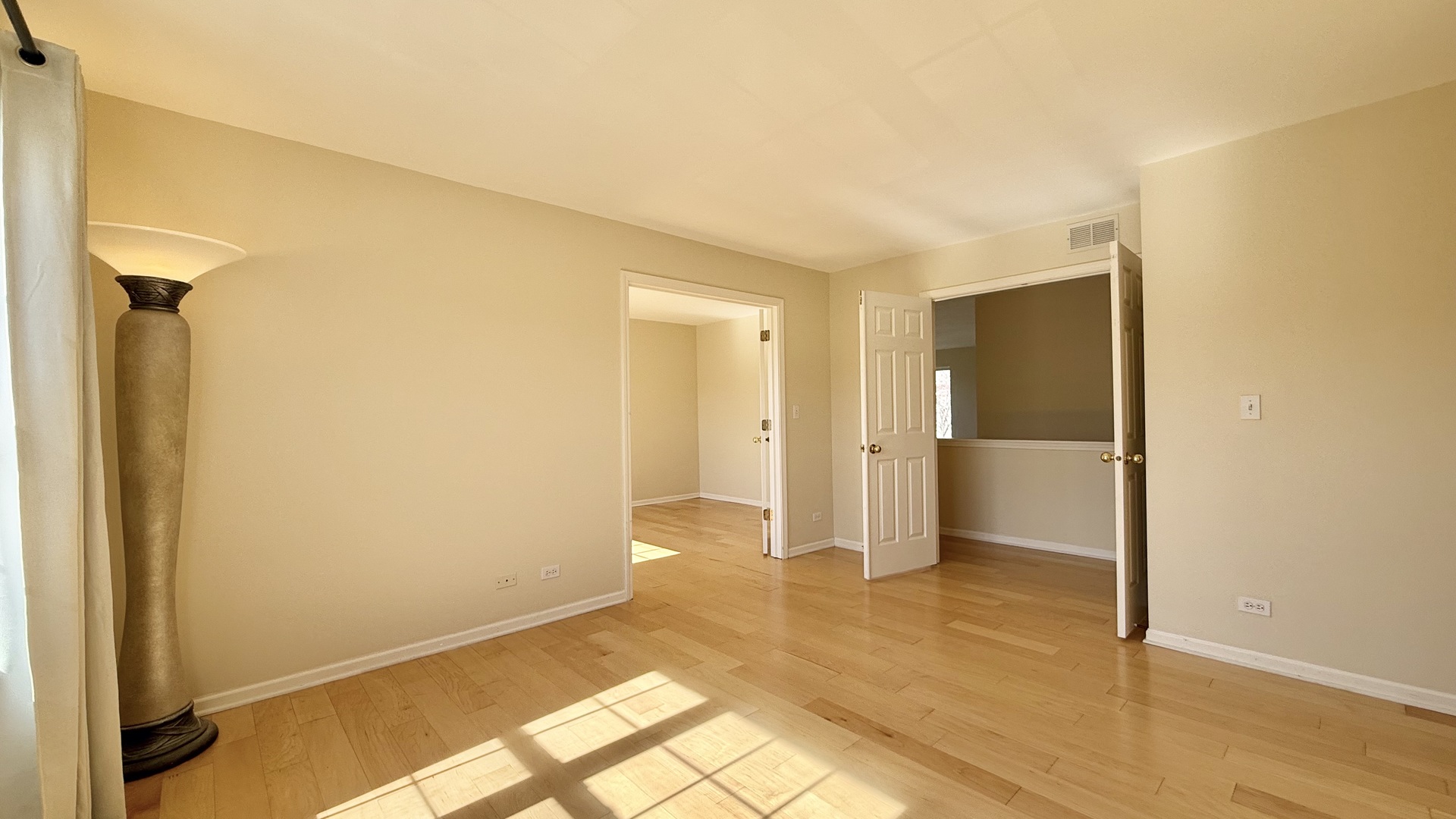 1560 E Baronet Lane, Palatine, IL 60074