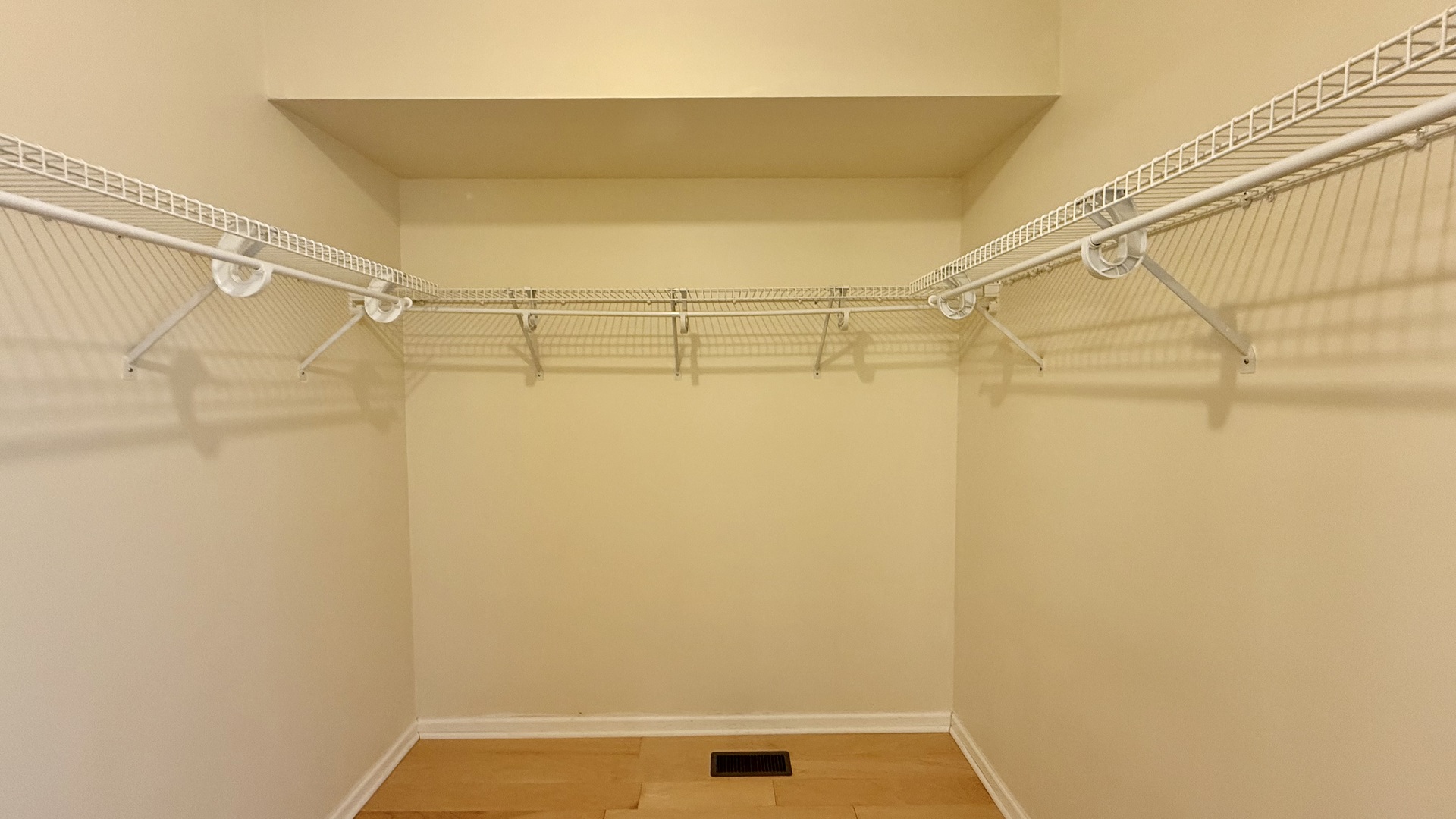 1560 E Baronet Lane, Palatine, IL 60074