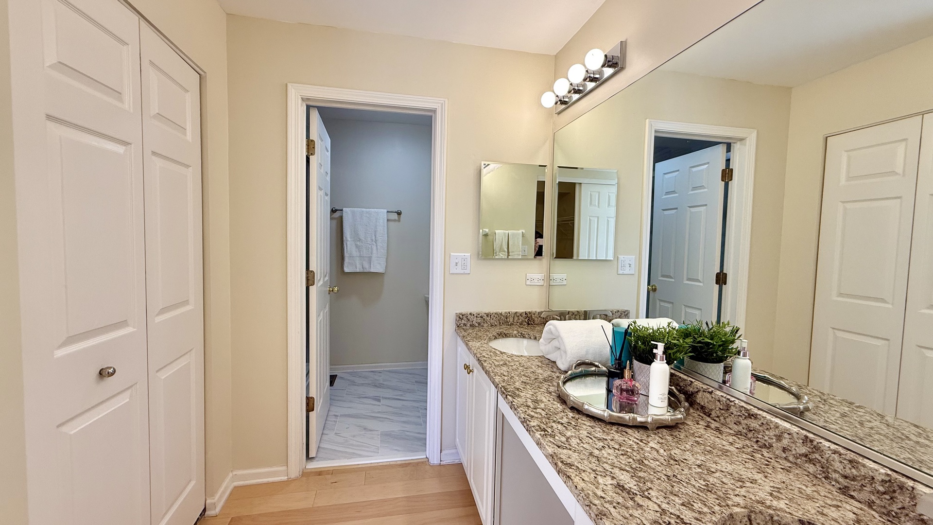 1560 E Baronet Lane, Palatine, IL 60074