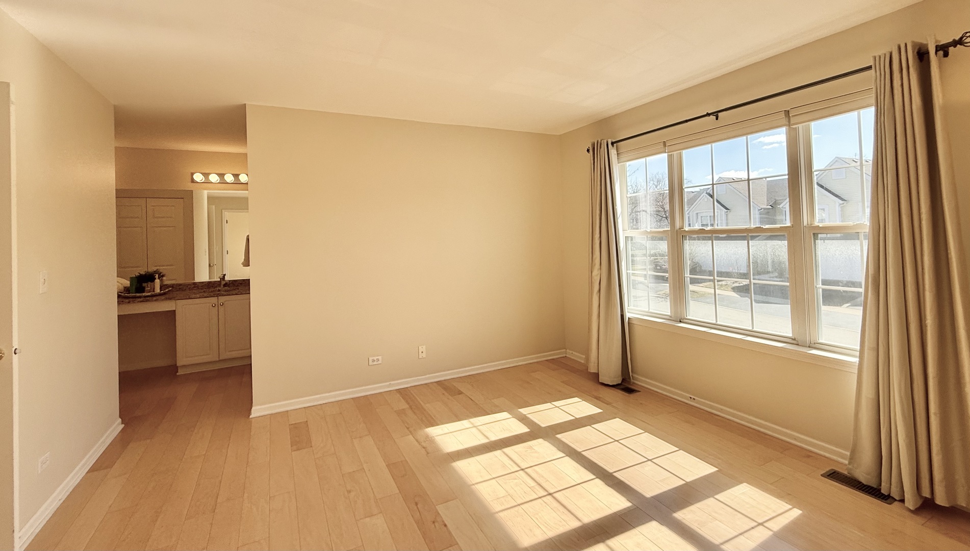 1560 E Baronet Lane, Palatine, IL 60074