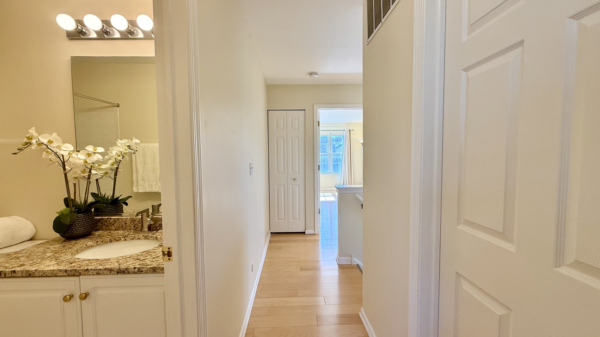 1560 E Baronet Lane, Palatine, IL 60074