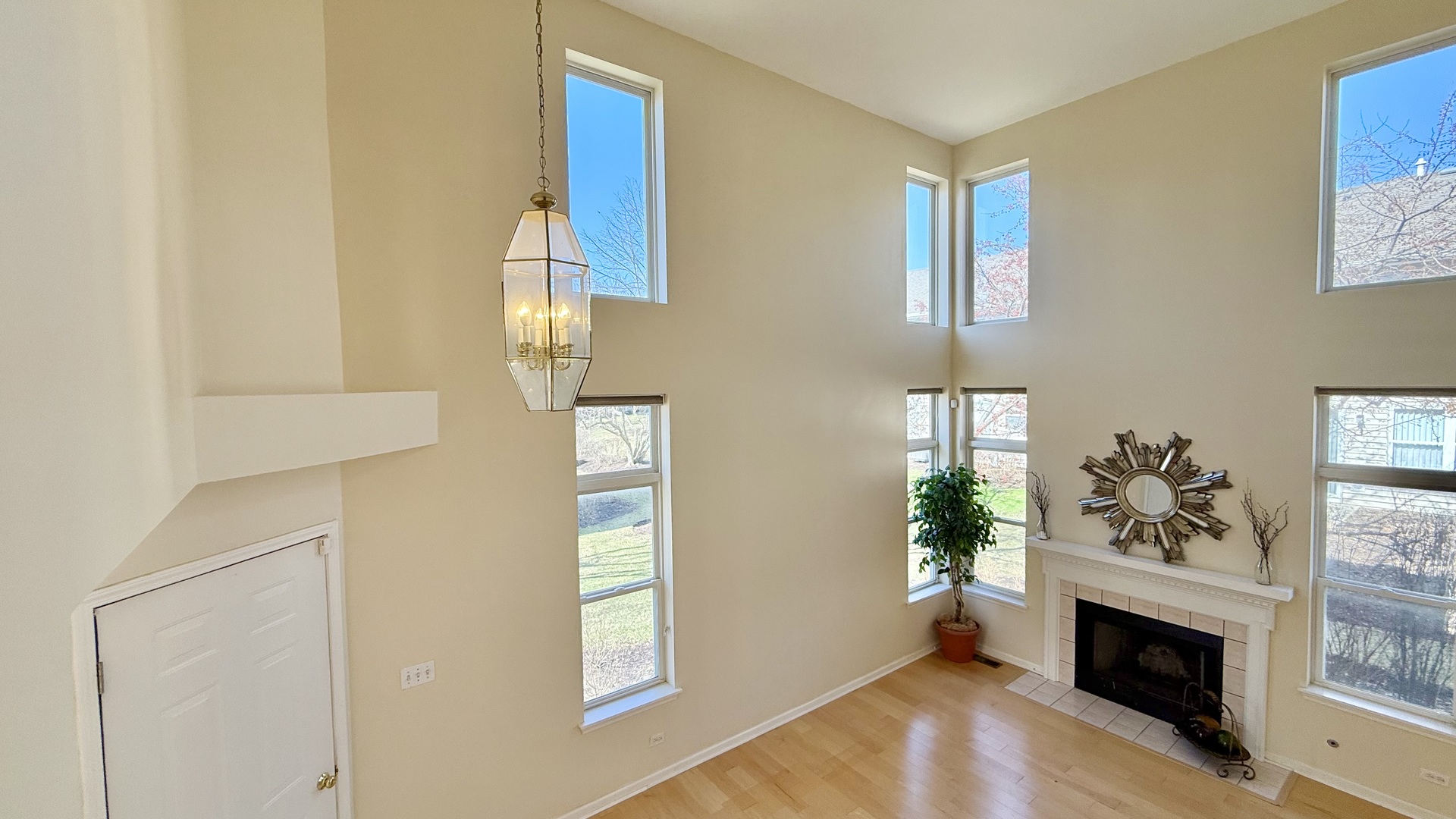 1560 E Baronet Lane, Palatine, IL 60074