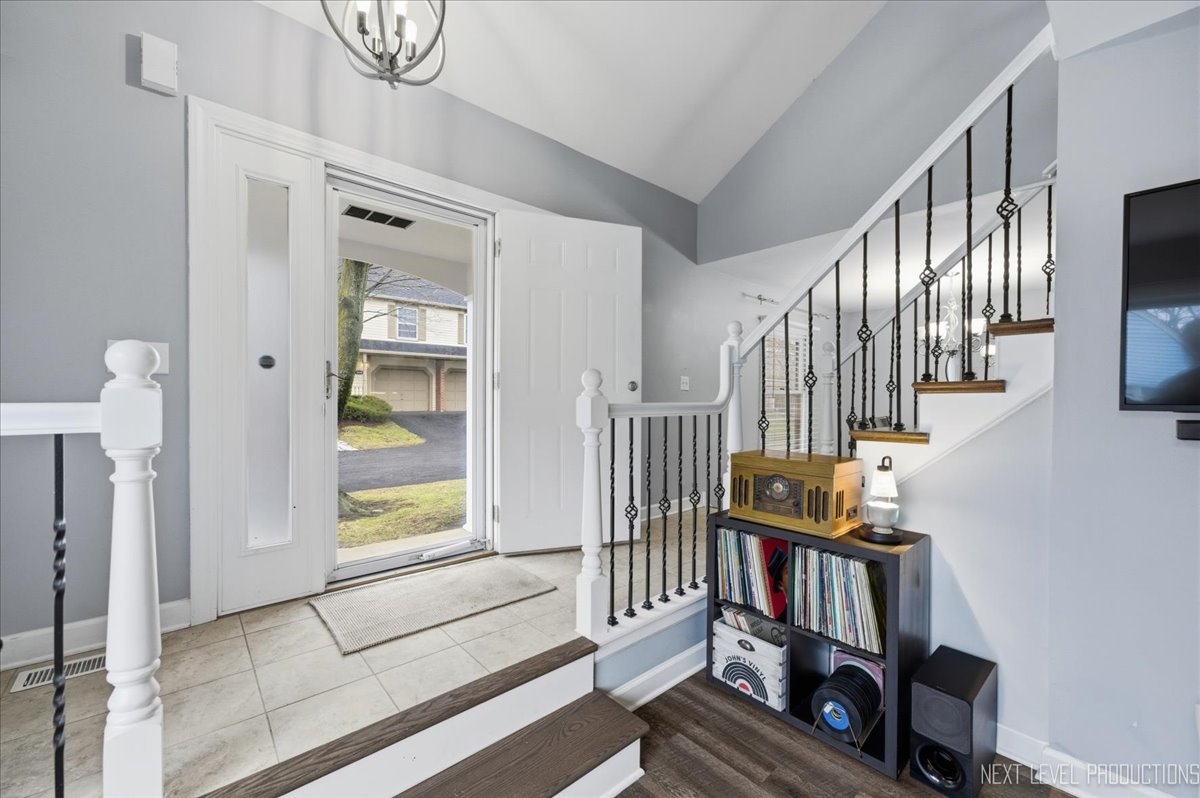 1345 Queensgreen Circle, Naperville, IL 60563