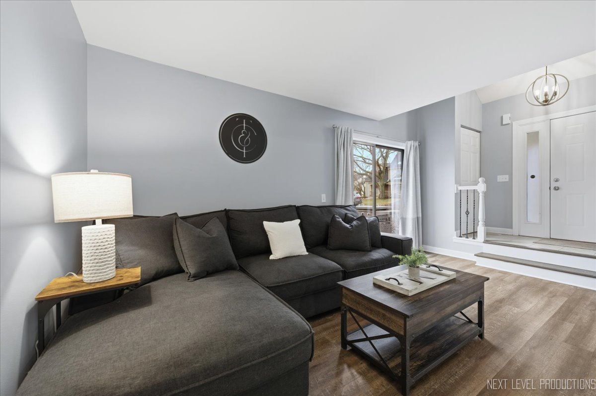 1345 Queensgreen Circle, Naperville, IL 60563