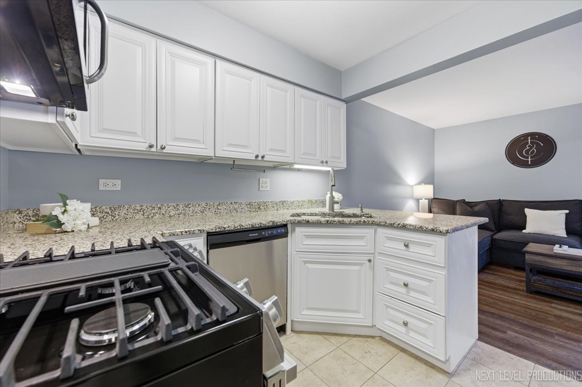 1345 Queensgreen Circle, Naperville, IL 60563