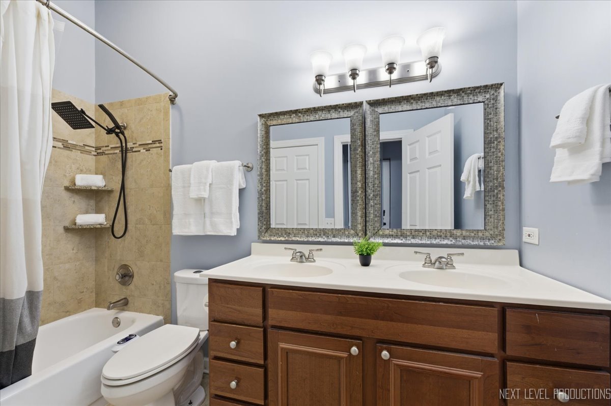 1345 Queensgreen Circle, Naperville, IL 60563