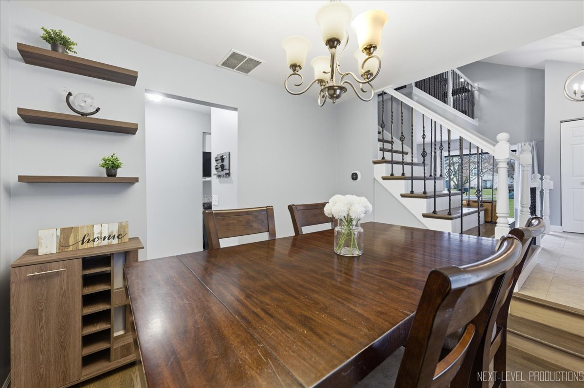 1345 Queensgreen Circle, Naperville, IL 60563