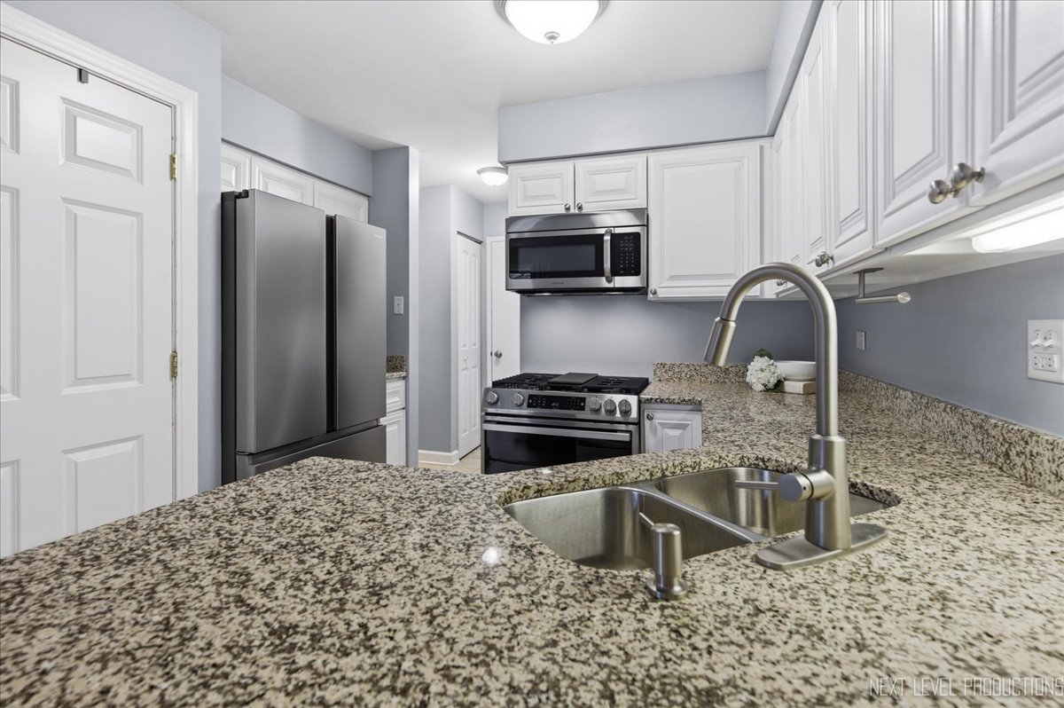 1345 Queensgreen Circle, Naperville, IL 60563