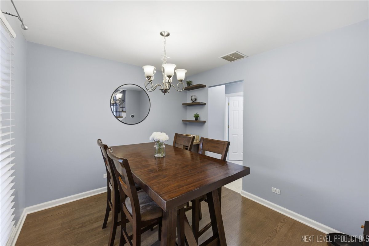 1345 Queensgreen Circle, Naperville, IL 60563