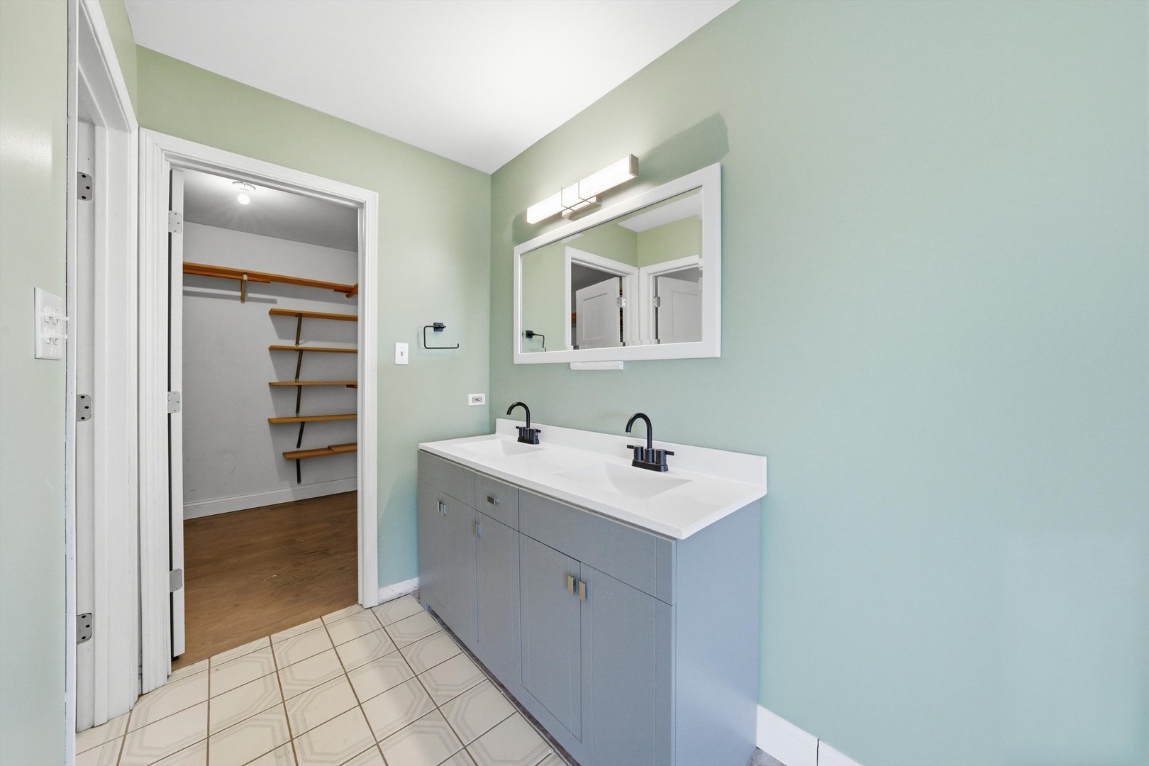 1 Longwood Way, Lemont, IL 60439