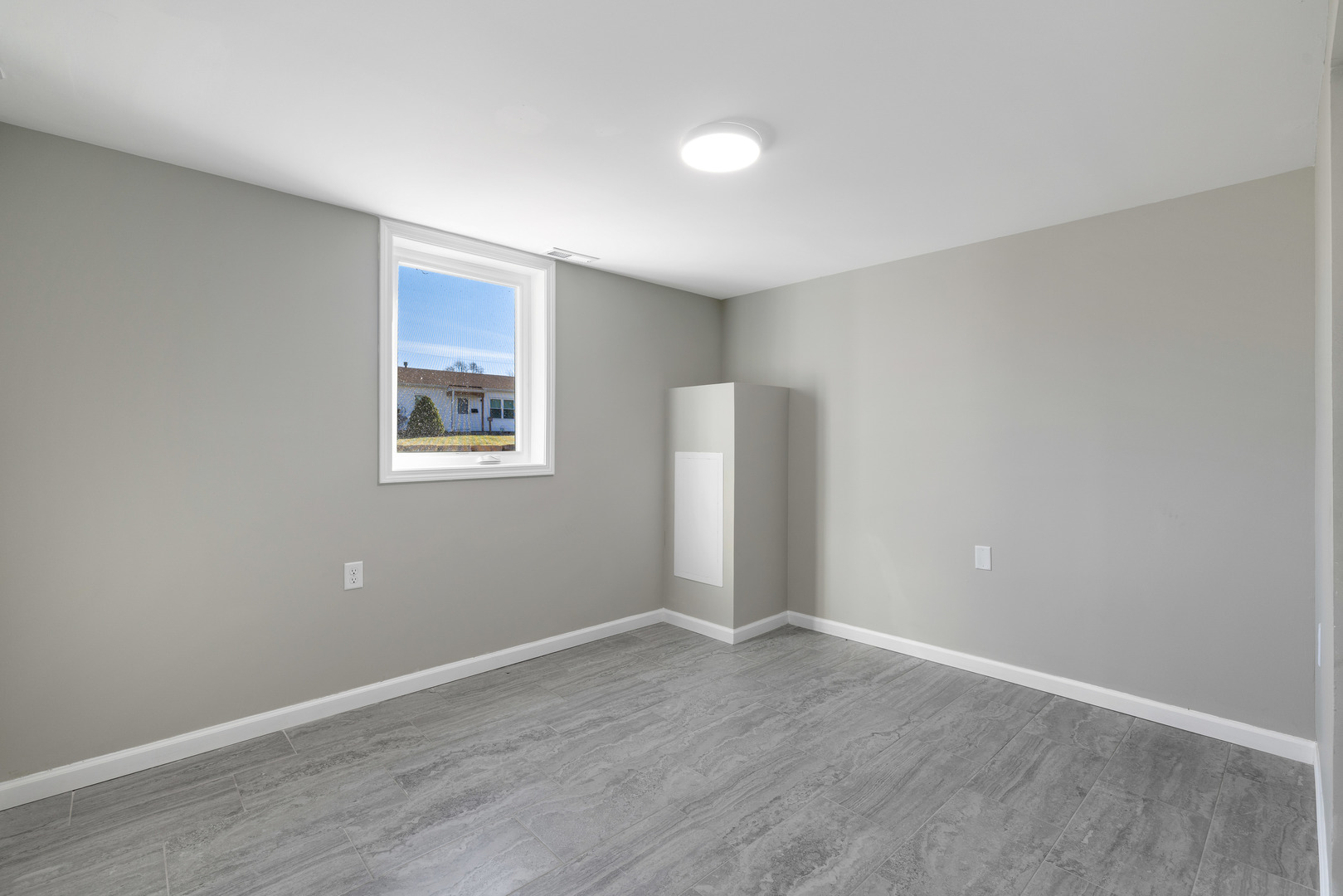 222 Pell Avenue, Romeoville, IL 60446