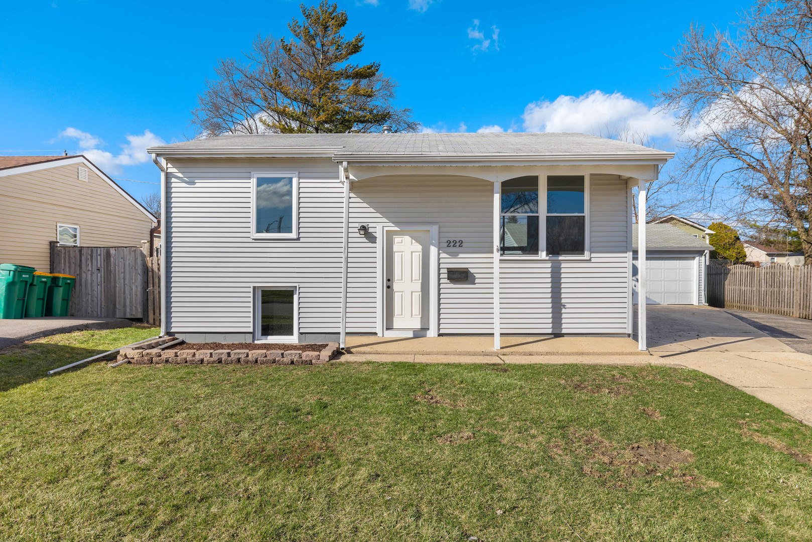 222 Pell Avenue, Romeoville, IL 60446