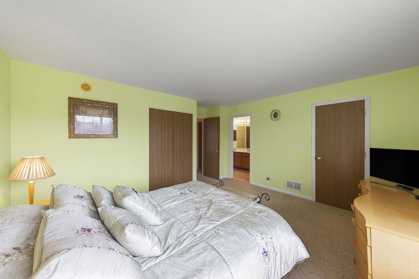 2924 Impressions Drive, Lake In The Hills, IL 60156