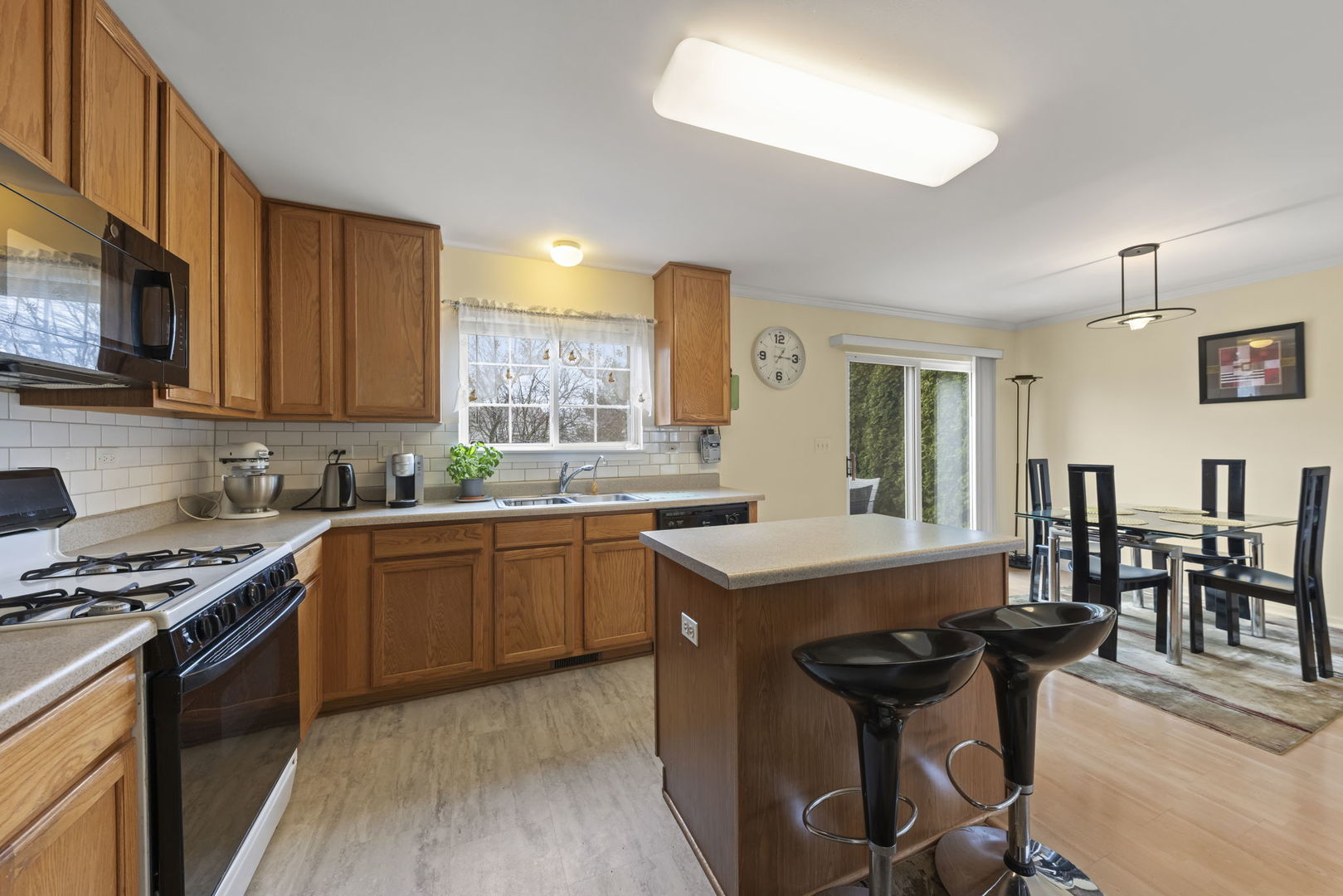 2924 Impressions Drive, Lake In The Hills, IL 60156