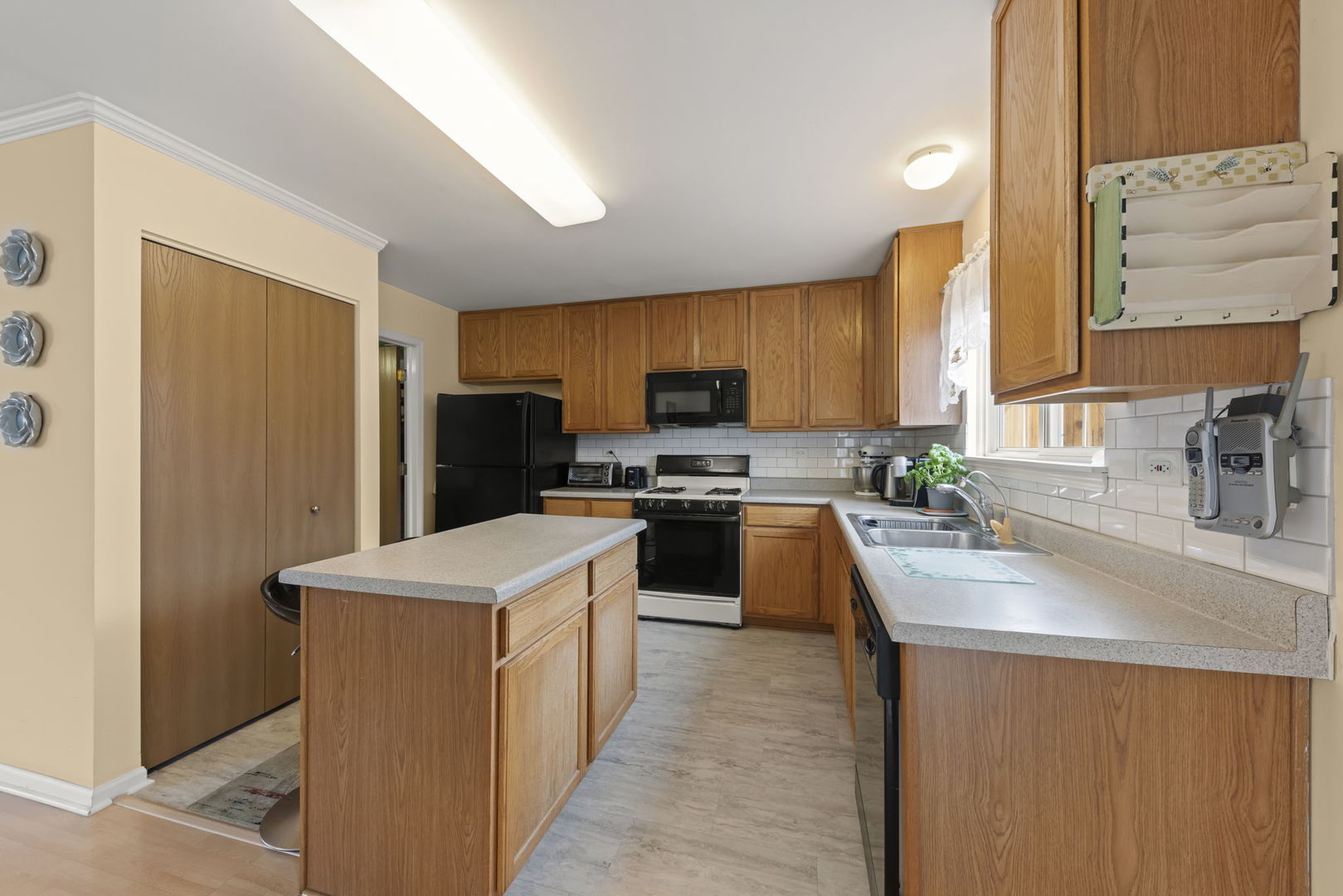 2924 Impressions Drive, Lake In The Hills, IL 60156