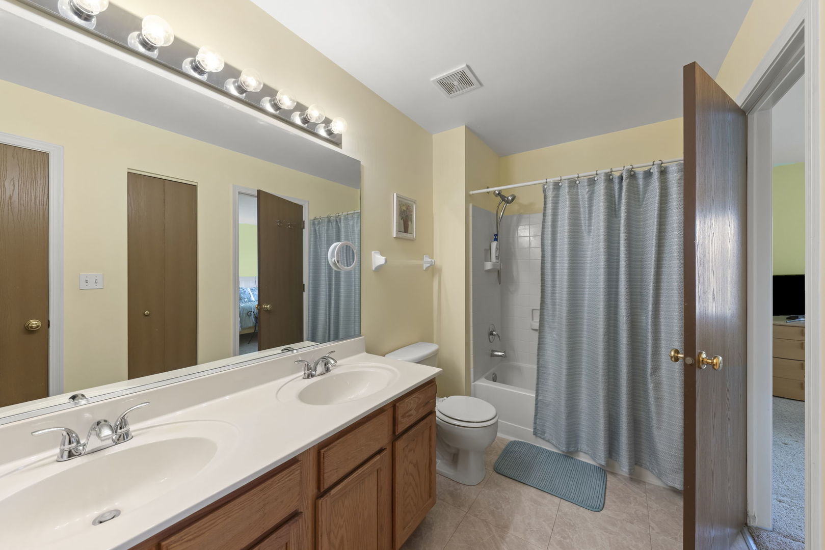 2924 Impressions Drive, Lake In The Hills, IL 60156