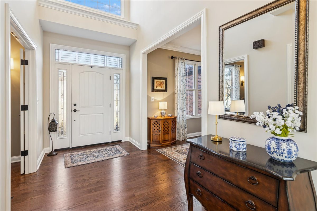 909 King Edward Avenue, St. Charles, IL 60174