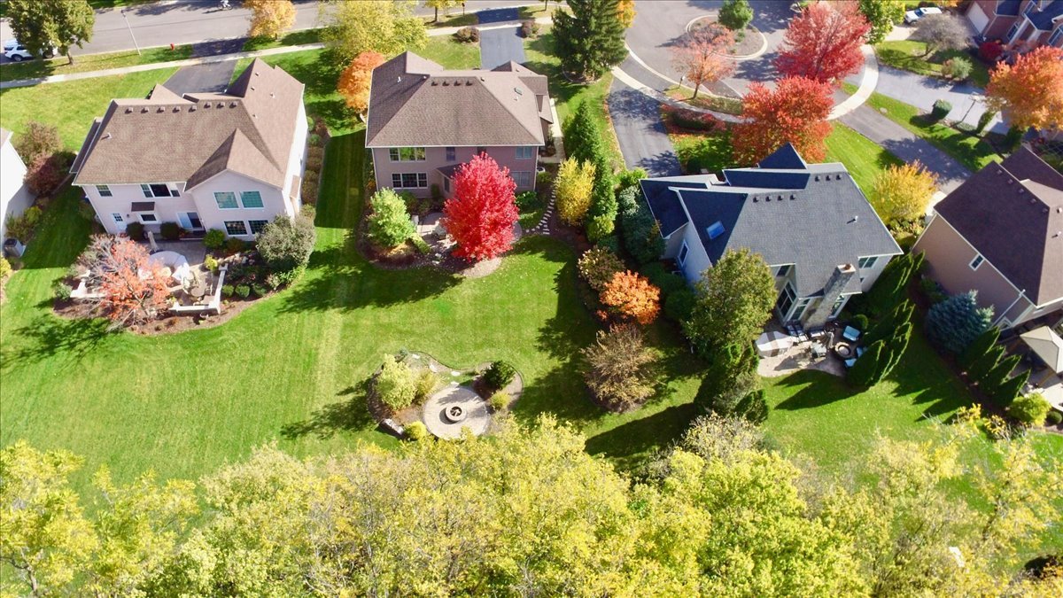 909 King Edward Avenue, St. Charles, IL 60174