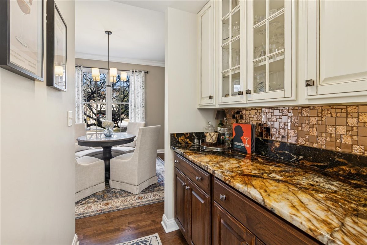 909 King Edward Avenue, St. Charles, IL 60174