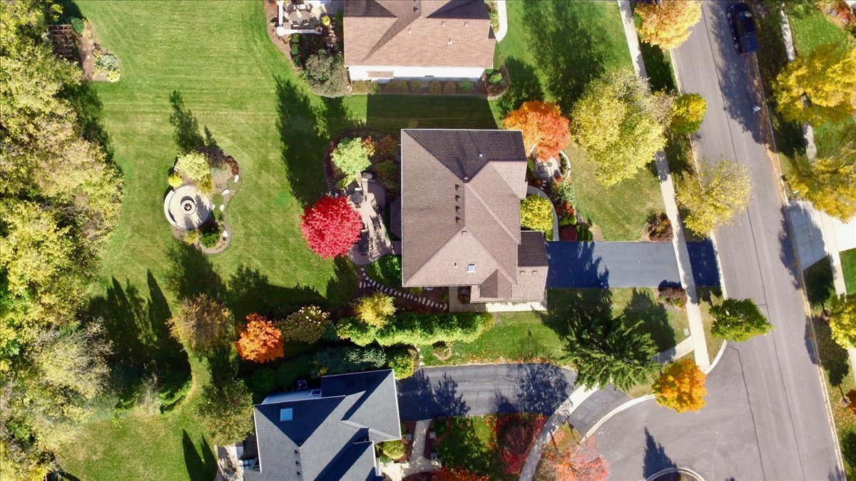 909 King Edward Avenue, St. Charles, IL 60174