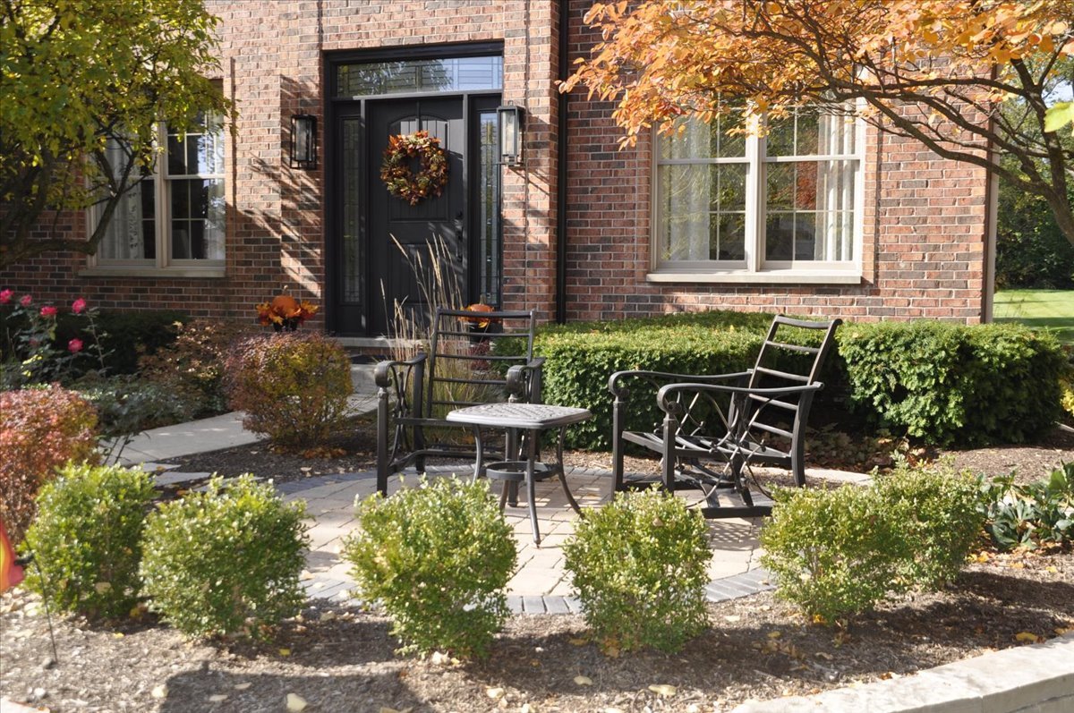 909 King Edward Avenue, St. Charles, IL 60174