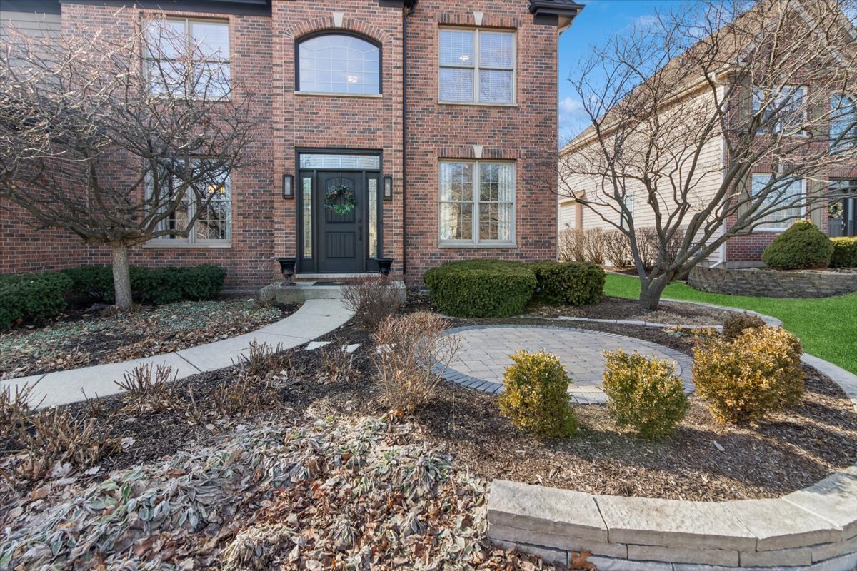 909 King Edward Avenue, St. Charles, IL 60174