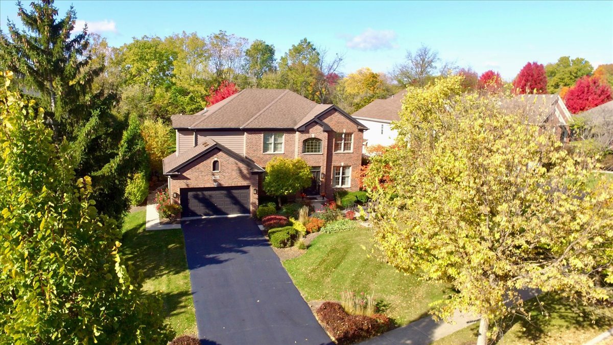 909 King Edward Avenue, St. Charles, IL 60174