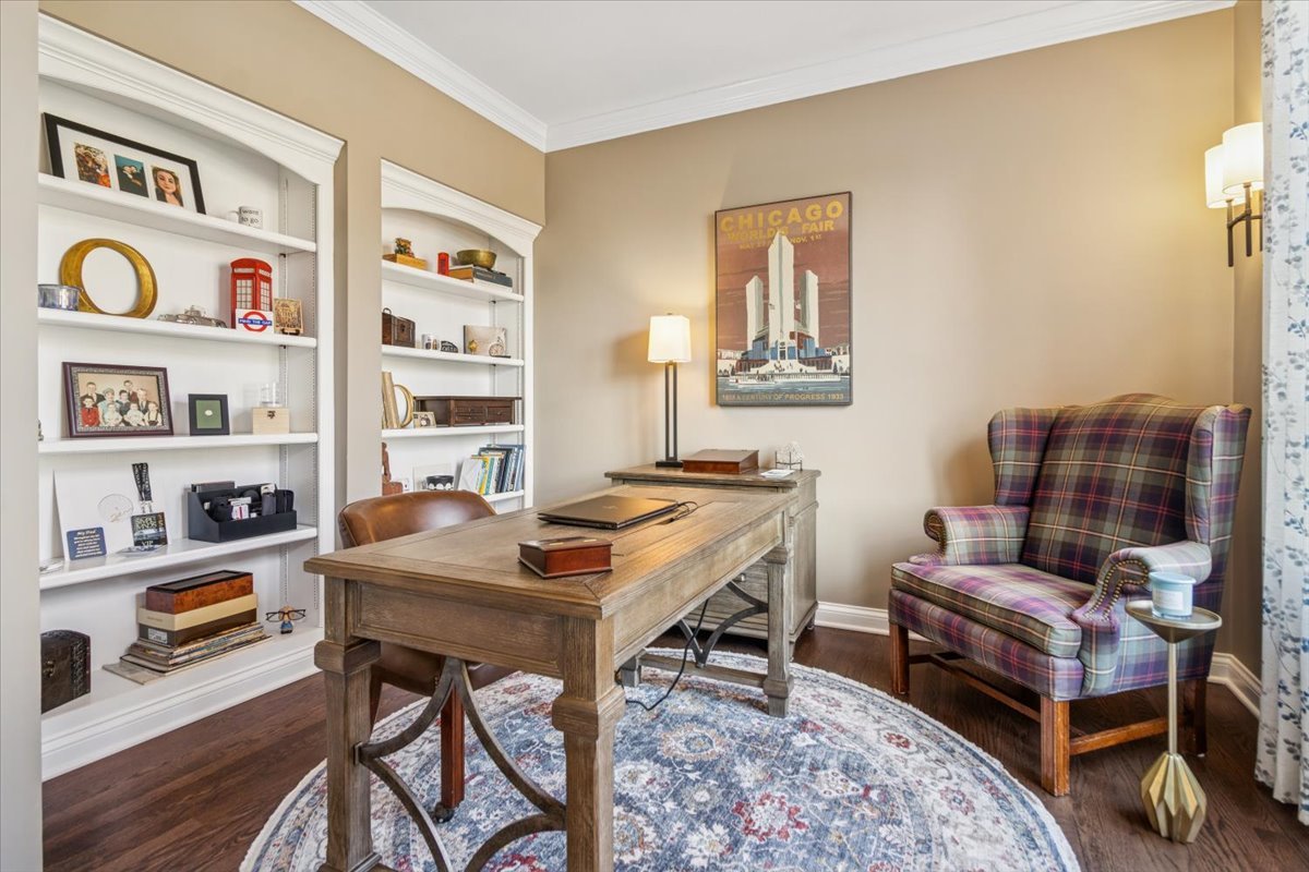 909 King Edward Avenue, St. Charles, IL 60174