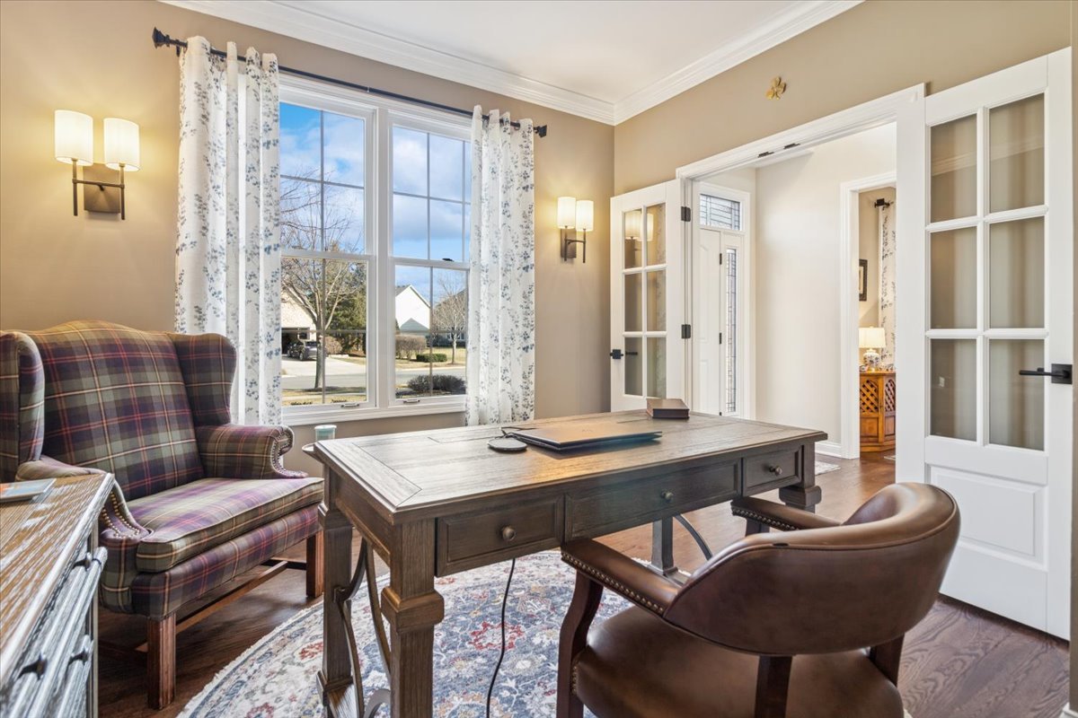 909 King Edward Avenue, St. Charles, IL 60174