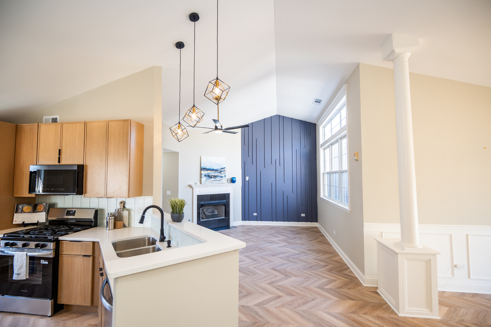 2835 Rutland Circle #202, Naperville, IL 60564