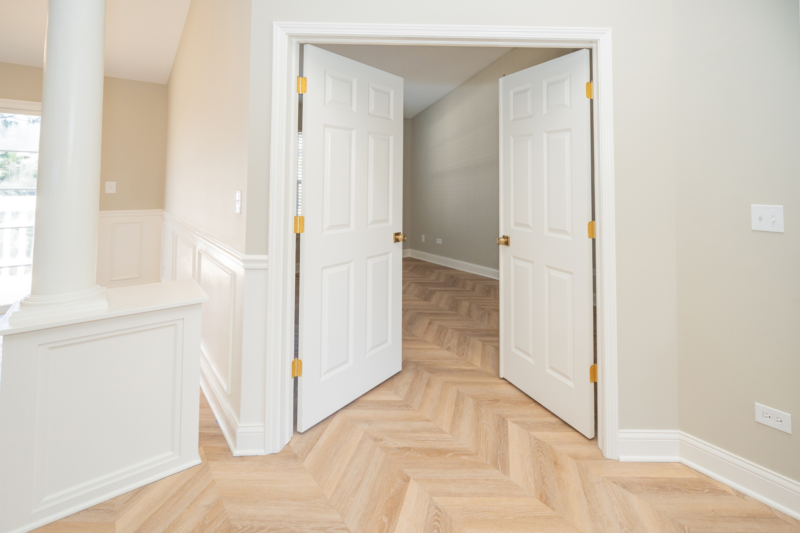 2835 Rutland Circle #202, Naperville, IL 60564