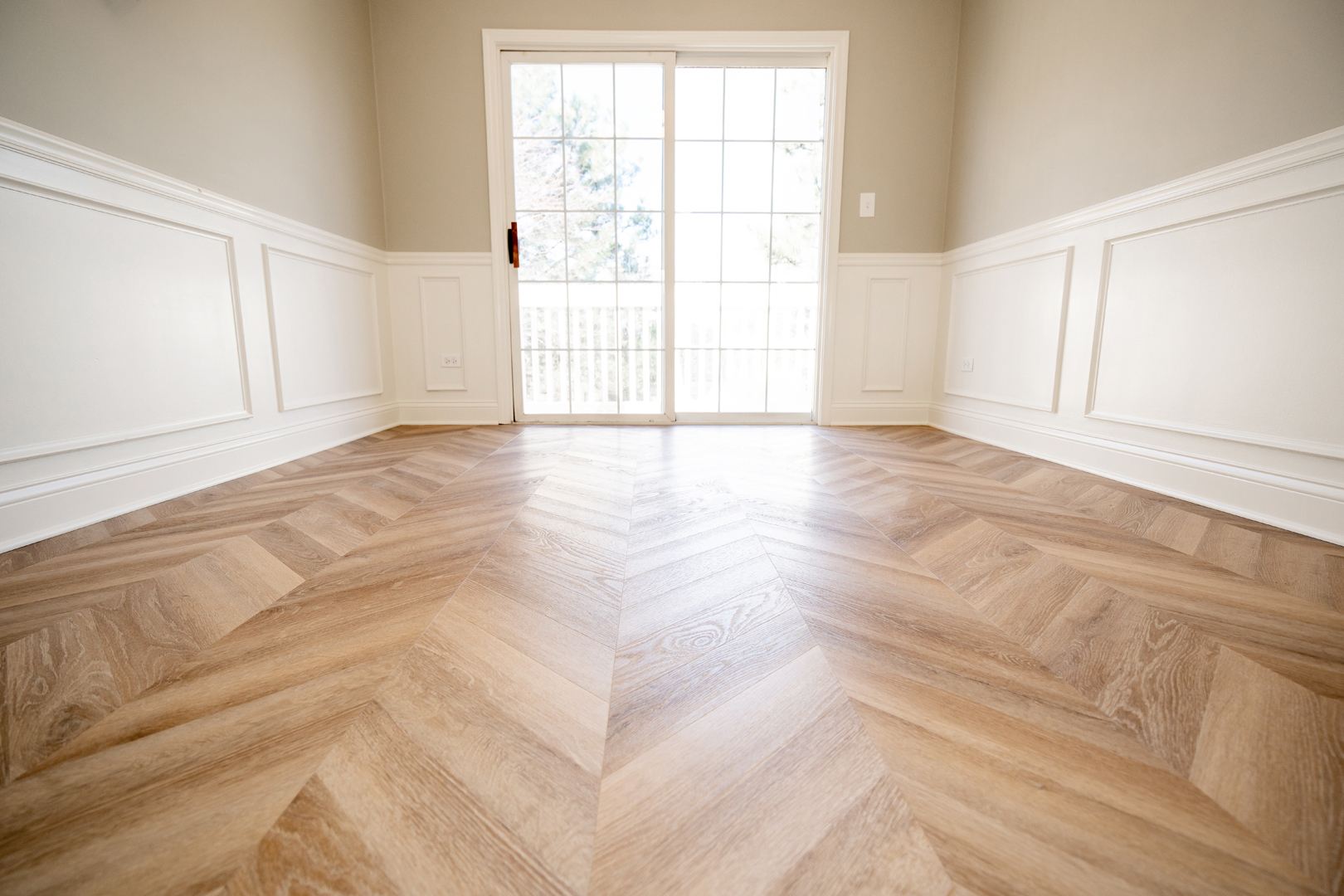 2835 Rutland Circle #202, Naperville, IL 60564