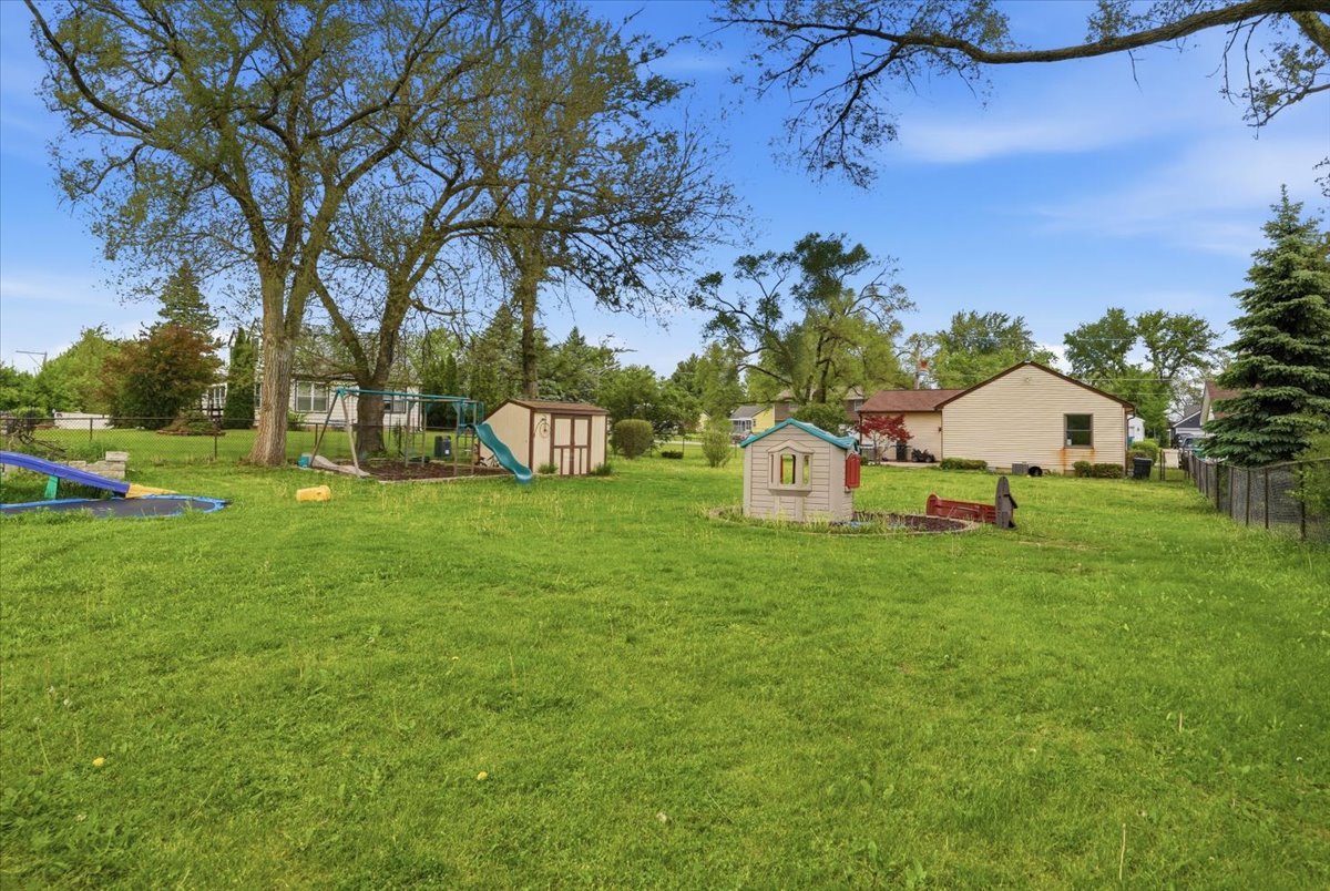 415 Garfield Road, Ingleside, IL 60041