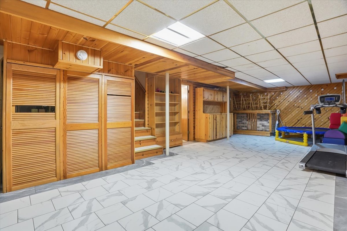 415 Garfield Road, Ingleside, IL 60041