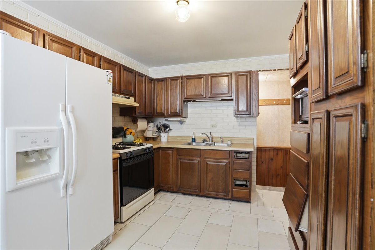 415 Garfield Road, Ingleside, IL 60041