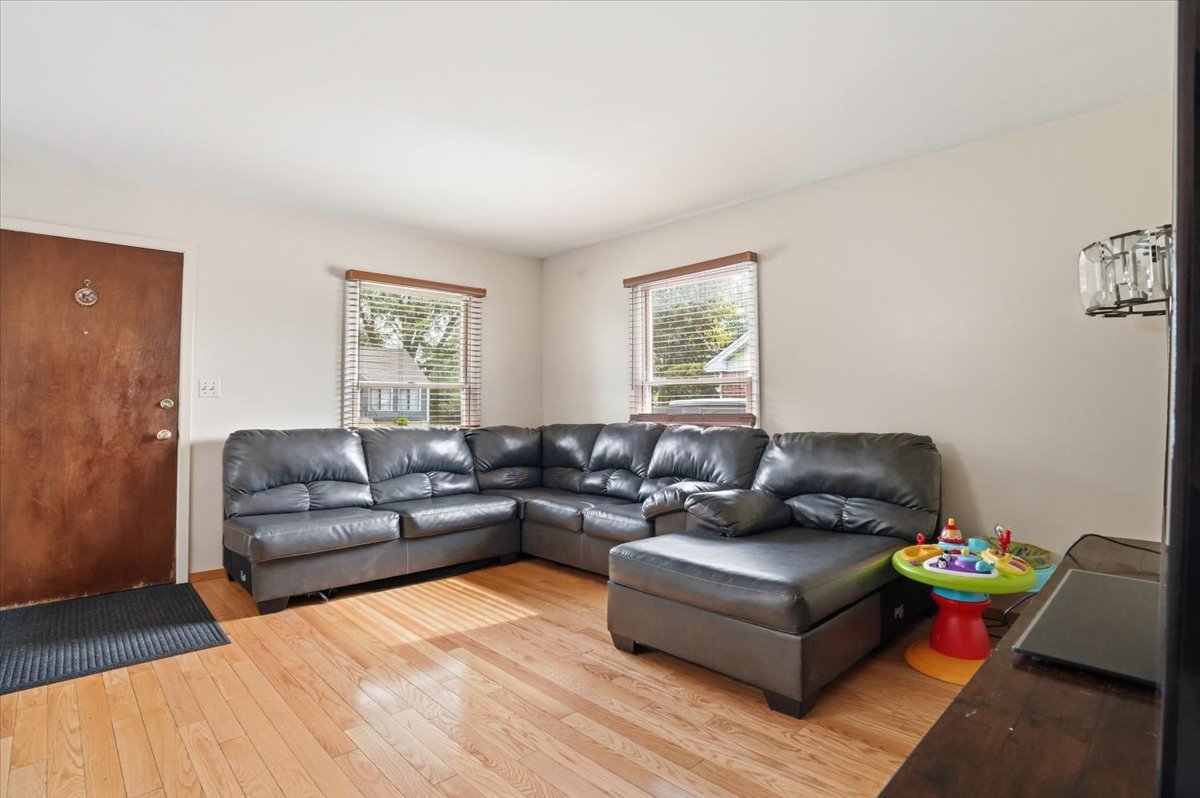 415 Garfield Road, Ingleside, IL 60041
