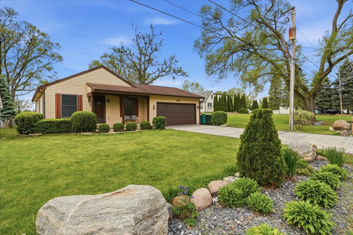 415 Garfield Road, Ingleside, IL 60041