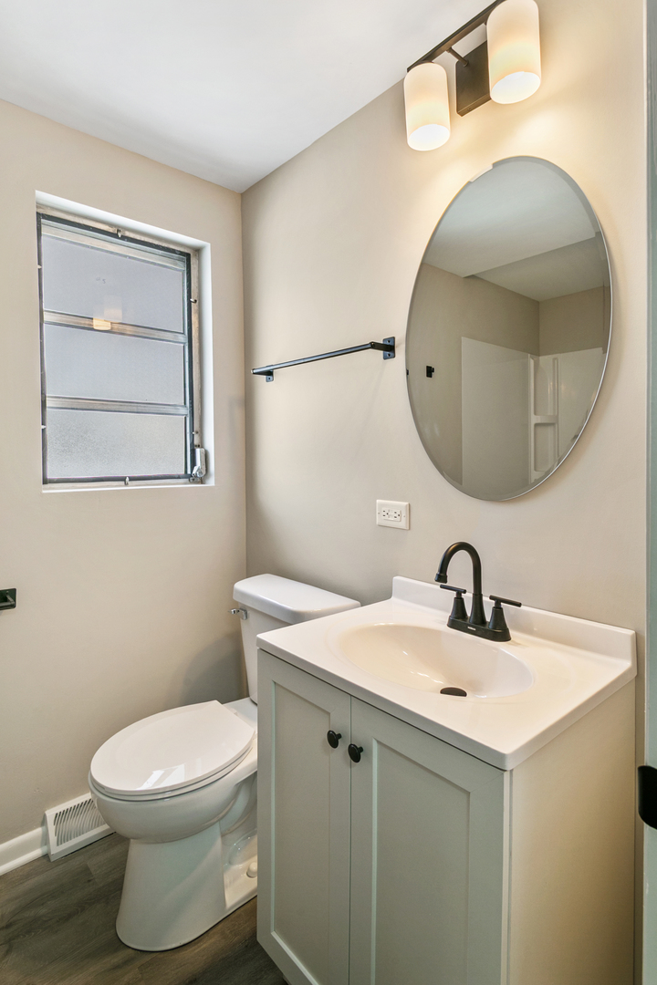 9204 Kedvale Avenue, Oak Lawn, IL 60453