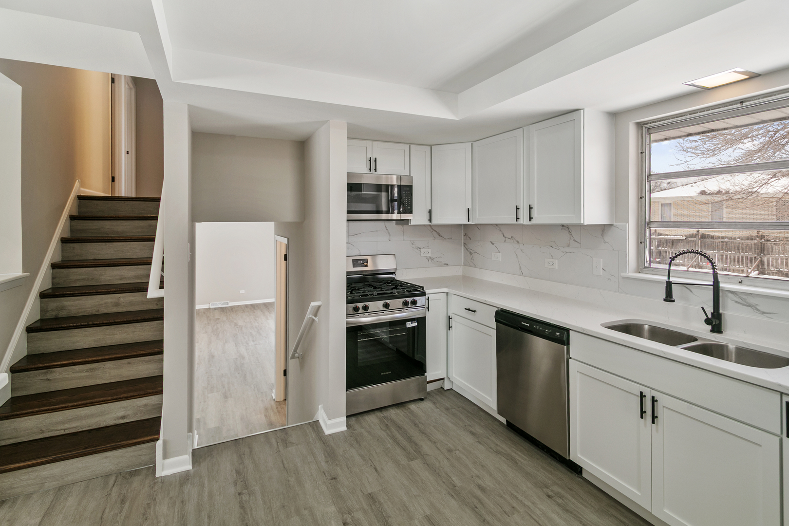 9204 Kedvale Avenue, Oak Lawn, IL 60453