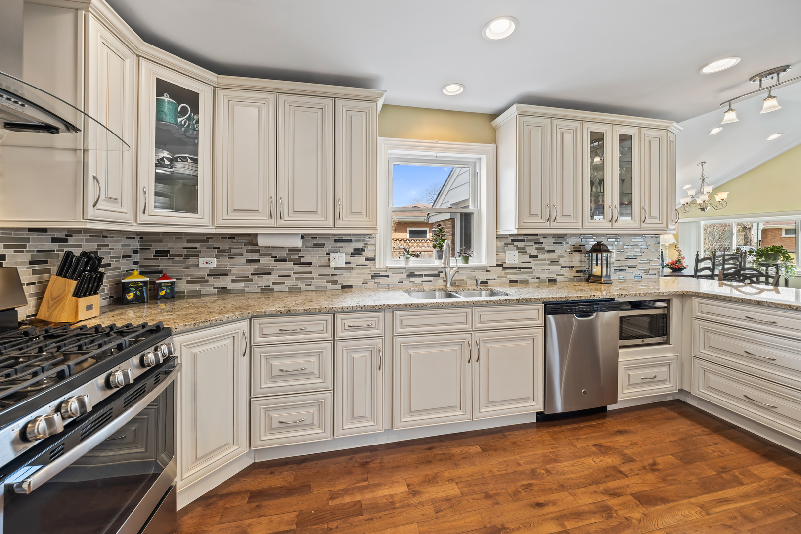 7934 Lotus Avenue, Morton Grove, IL 60053