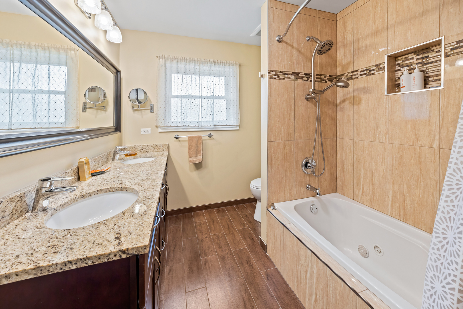 7934 Lotus Avenue, Morton Grove, IL 60053