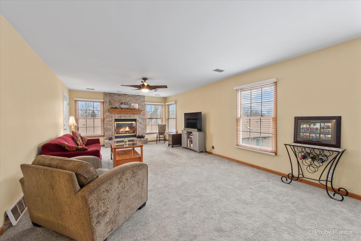 163 McLaren Drive #163, Sycamore, IL 60178