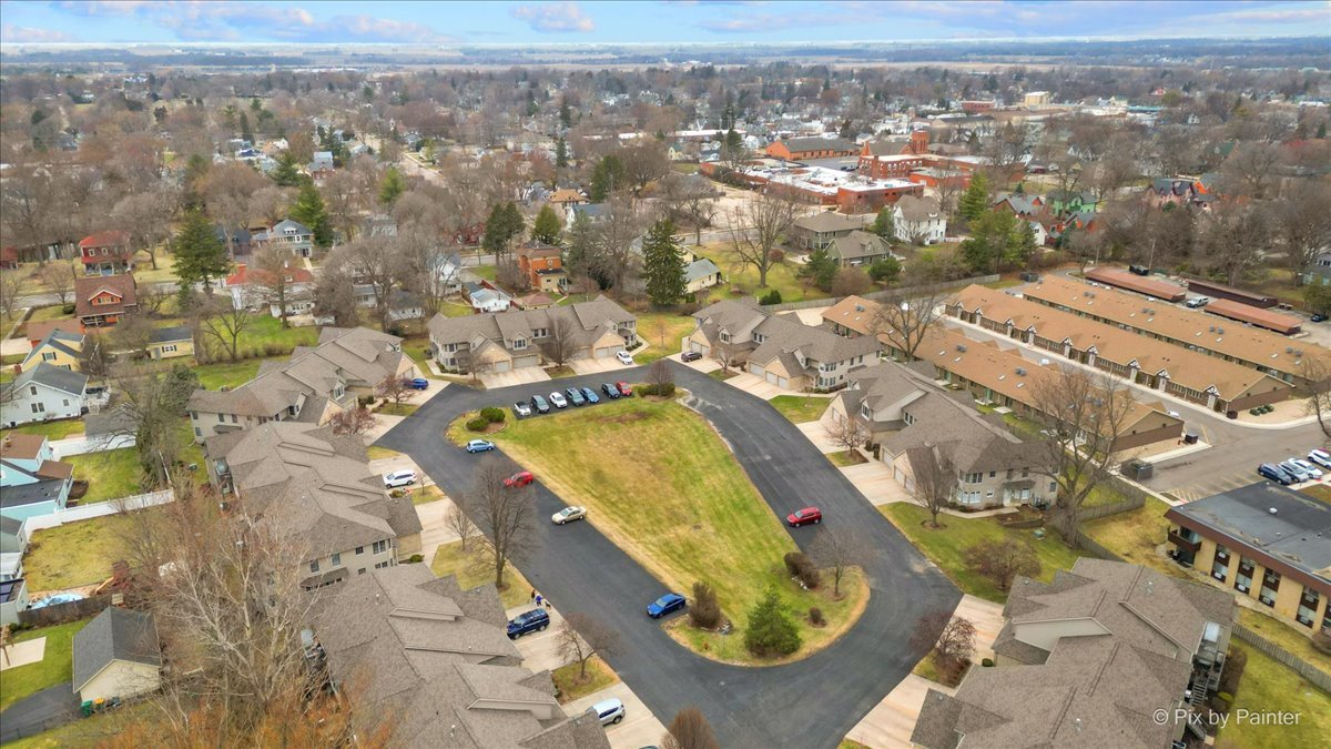 163 McLaren Drive #163, Sycamore, IL 60178