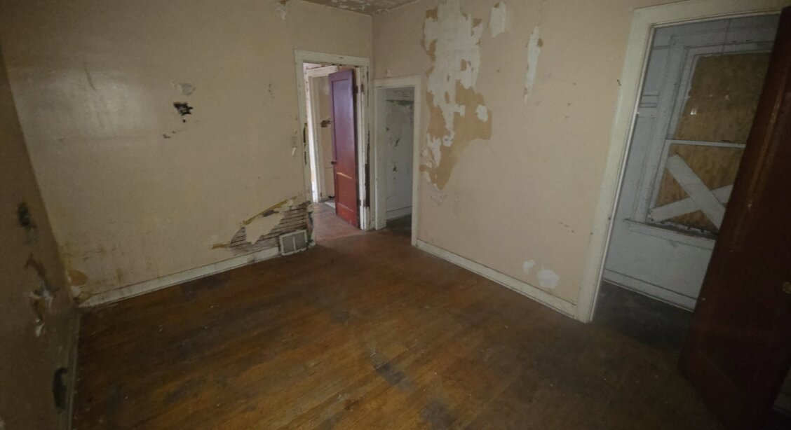 235 W 104th Street, Chicago, IL 60628