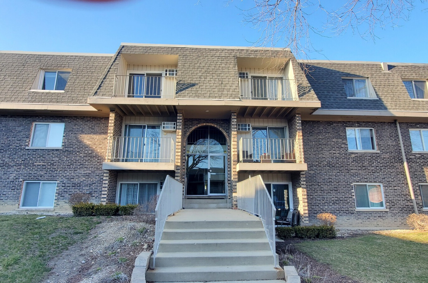 870 Winesap Court #301, Prospect Heights, IL 60070