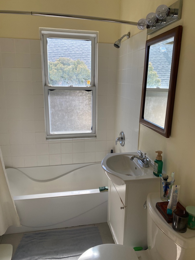 2724 N Melvina Avenue, Chicago, IL 60639