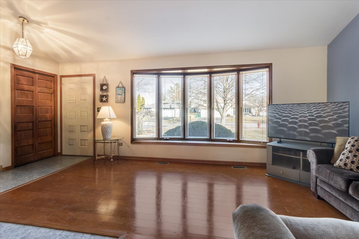 16641 W Oneida Drive, Lockport, IL 60441