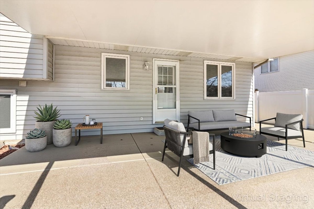 16641 W Oneida Drive, Lockport, IL 60441