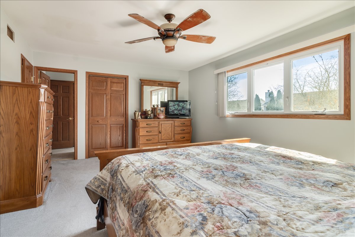 16641 W Oneida Drive, Lockport, IL 60441